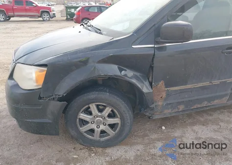 2010 Chrysler Town & Country Touring from USA, damaged, VIN 2A4RR5D14AR230624